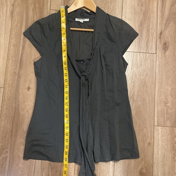Calvin Klein blouse with front tie, size medium - Picture 8 of 9